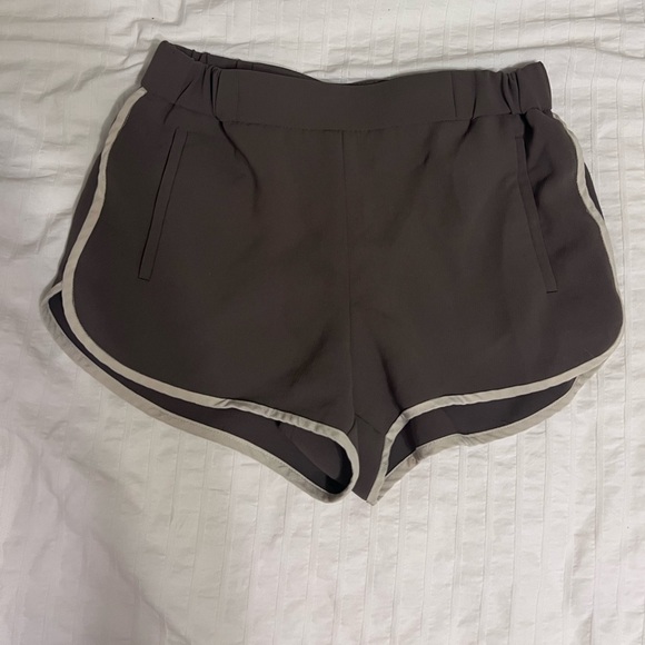 Wilfred beige dress shorts - Picture 3 of 4